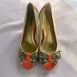 Seychelles Peep Toe Heels with Floral Bow - Size 8